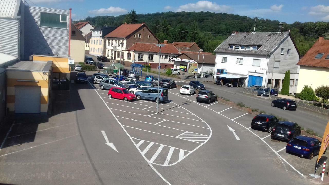 Triebener-Hof Hotell Quierschied Eksteriør bilde